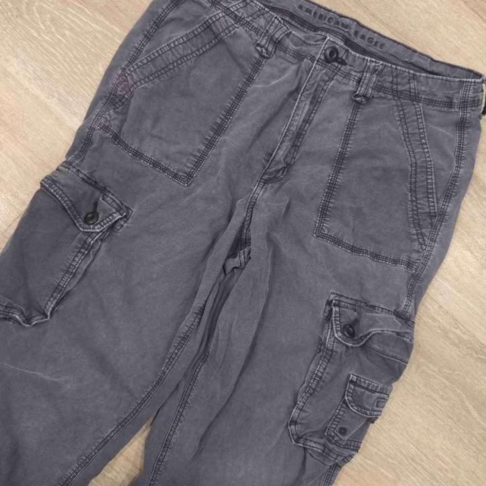 American Eagle Cargo Pants. Size 14